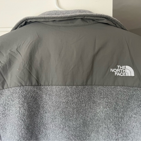 The North Face grey jacket - Picture 6 of 6